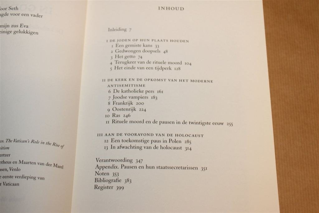 In Gods Naam — Kertzer, Katholieke Kerk & Antisemitisme, Boeken, Ophalen of Verzenden, Gelezen