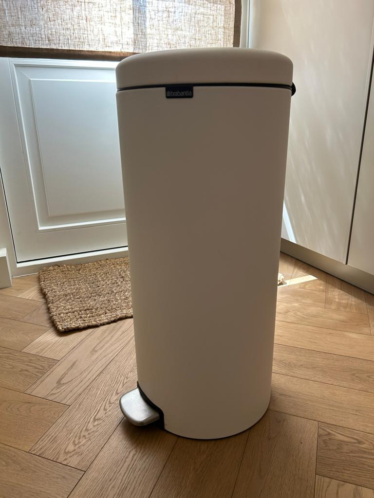 Brabantia Pedaalemmer - NewIcon 30 liter, Ophalen, Met pedaal, Zo goed als nieuw, 30 tot 40 liter