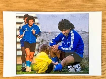 Org kl foto 20x30 cm Diego Maradona+dochter Dalma 22-10-1989, Verzenden, Nieuw, Buitenlandse clubs, Poster, Plaatje of Sticker