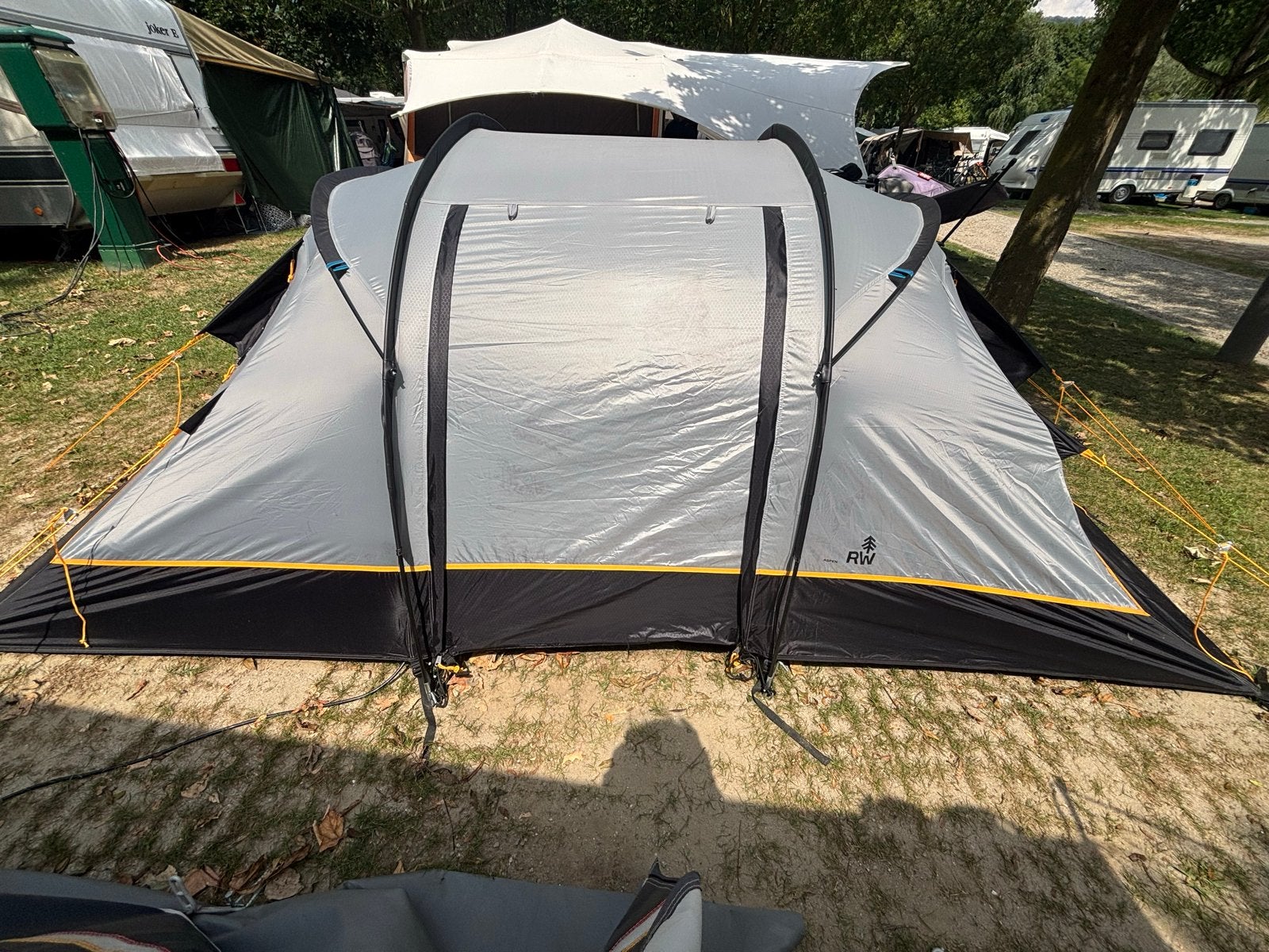 Redwood Aspen 2-persoons tent - Zo goed als nieuw, Ophalen, Zo goed als nieuw, Tot en met 2