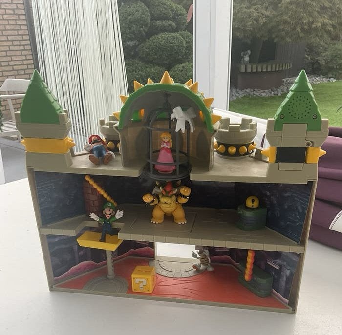 Bowser Kasteel Nintendo met geluid en poppetjes erbij, Ophalen, Zo goed als nieuw
