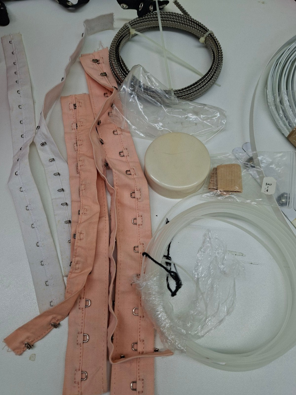 Materialen voor korsetten te maken., Ophalen of Verzenden, Gebruikt, Lint, Band of Elastiek