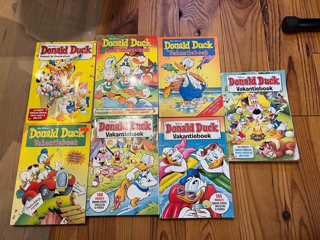 Donald Duck -  Vakantieboeken zomer- 7 stks (Utrecht), Boeken, Meerdere stripboeken, Ophalen, Gelezen