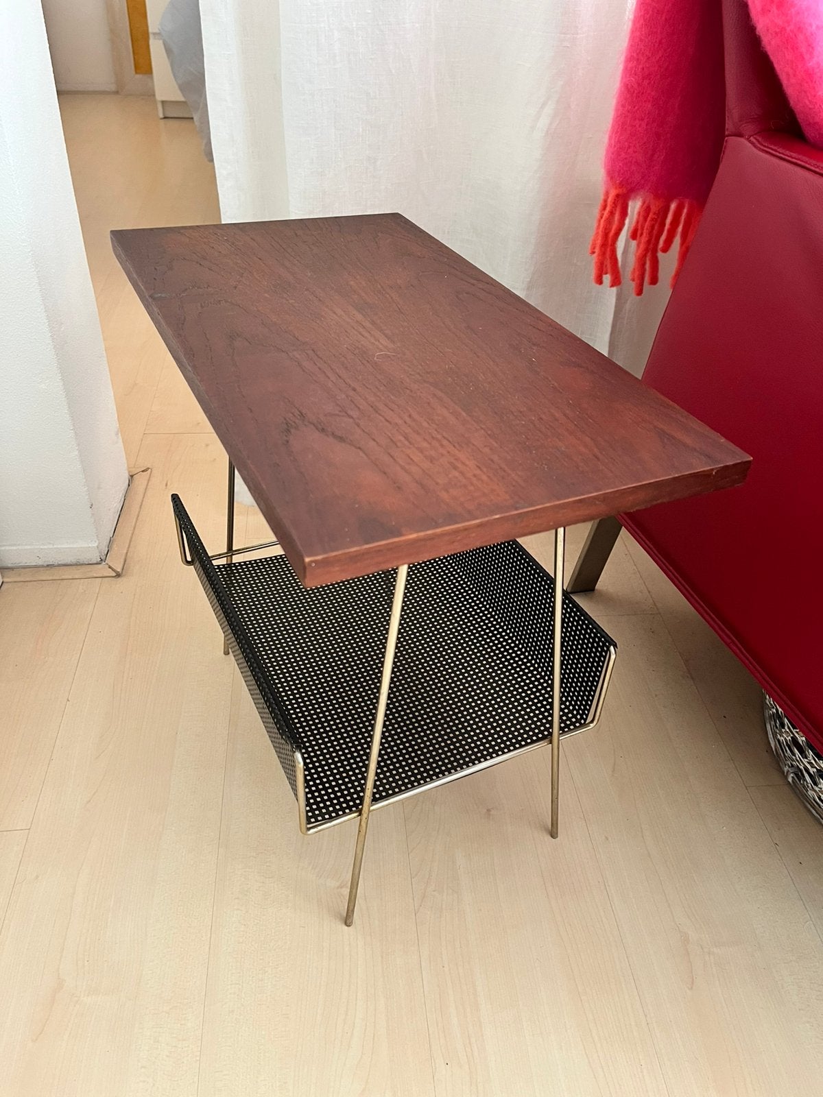 Vintage Pilastro bijzettafeltje met lectuurbak!, Vintage, retro, Minder dan 55 cm, Zo goed als nieuw, Rechthoekig