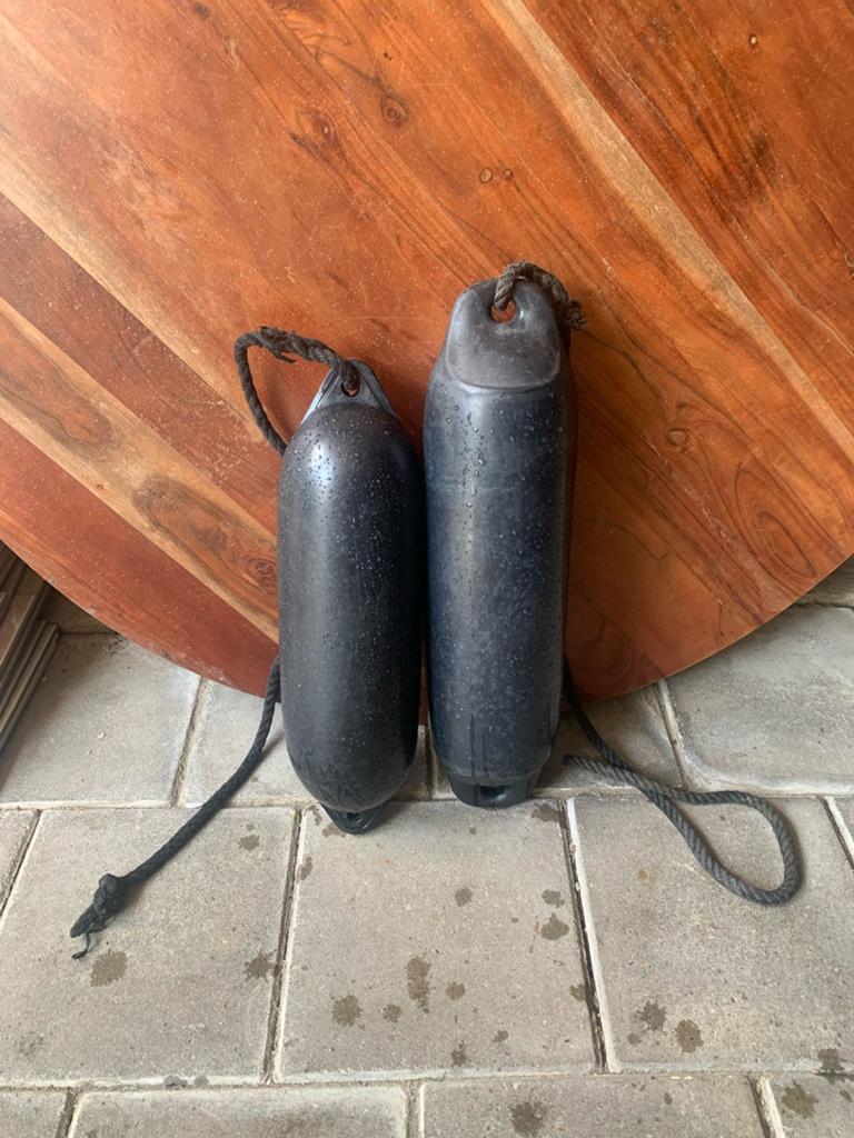 2 fenders, Ophalen of Verzenden, Zo goed als nieuw, Ankeren en Afmeren, Zeilboot of Motorboot