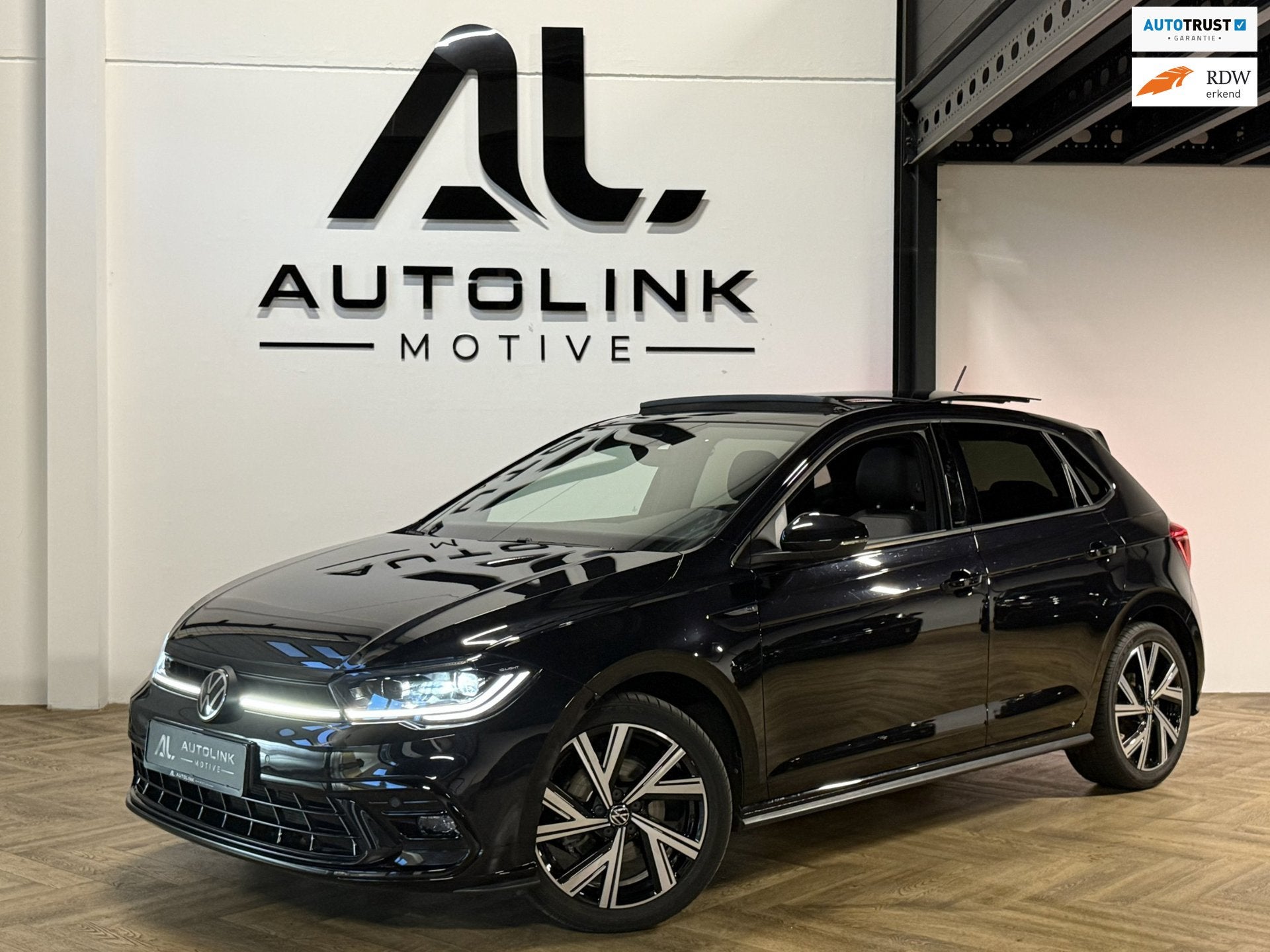 Volkswagen Polo 1.0 TSI 3xR-Line Business|IQ|PANO|VOLL, Auto's, Dealer onderhouden, Gebruikt, Zwart, 1096 kg