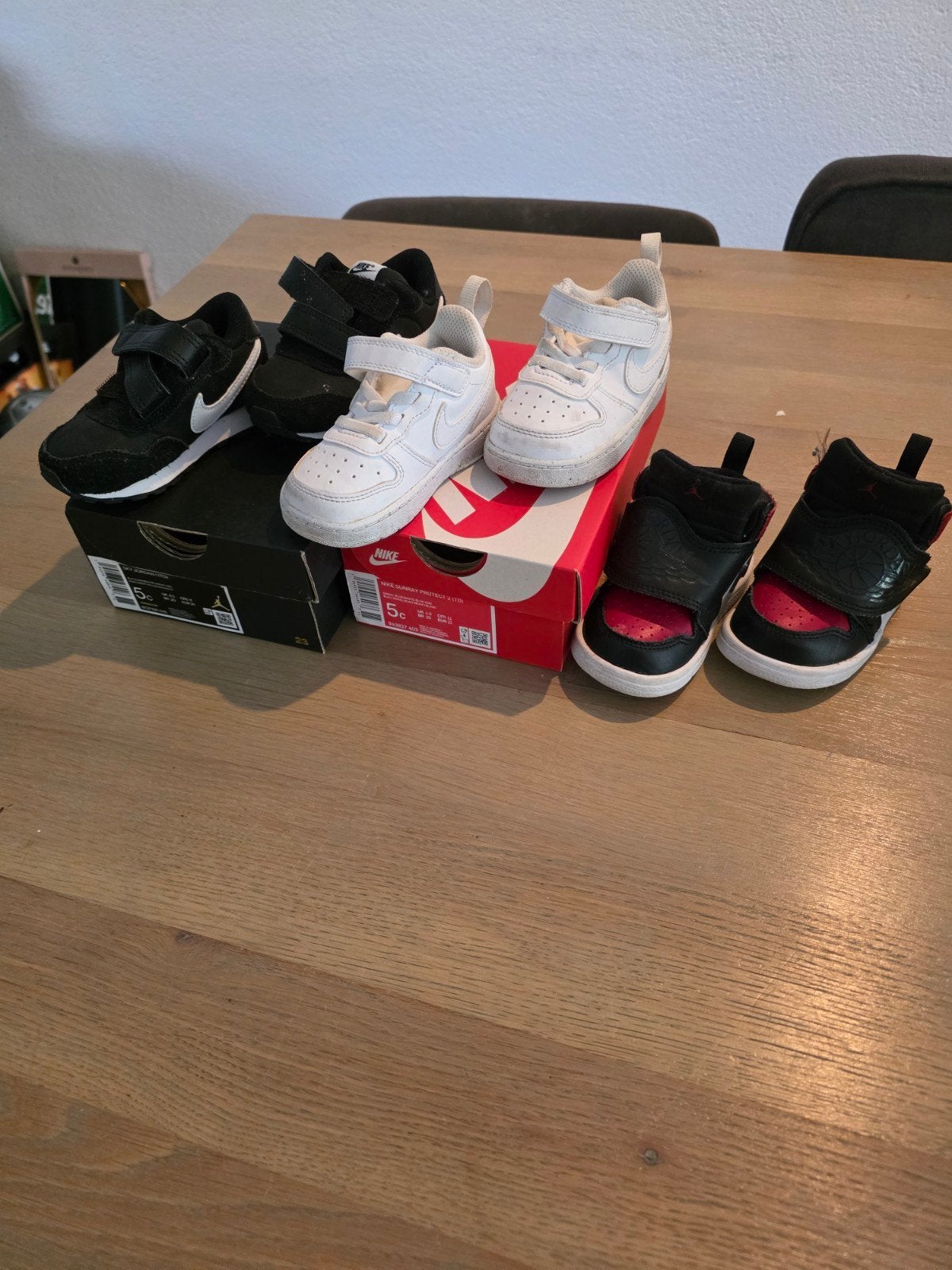 Diverse baby- en peuterschoenen (Nike, Jordan, New Balance), Kinderen en Baby's, Kinderkleding | Schoenen en Sokken, Gebruikt