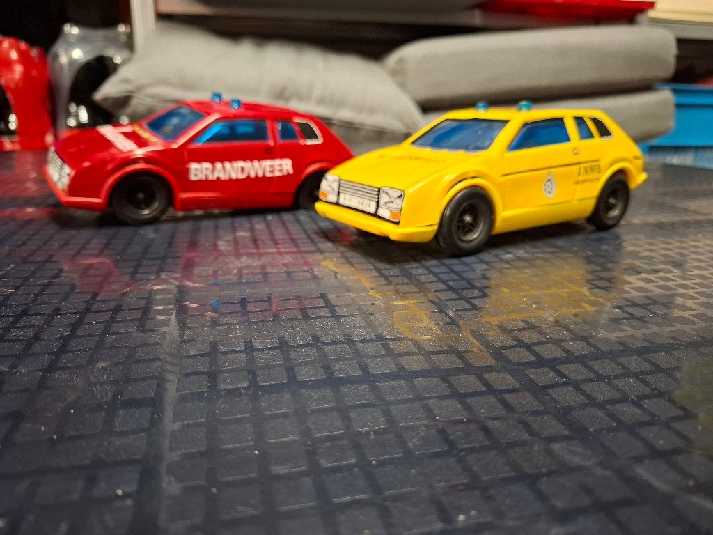 2 joustra modelauto's / Brandweer / ANWB, Hobby en Vrije tijd, Ophalen of Verzenden, Gebruikt, Auto, Overige merken