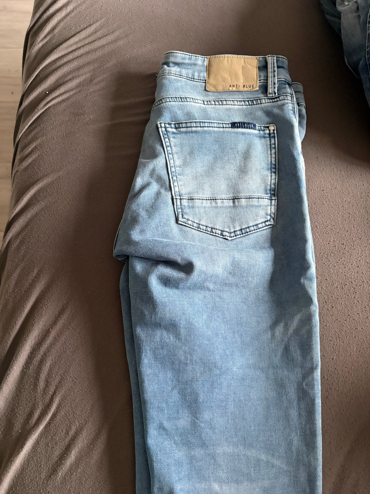 Anti Blue Jeans - Lichtblauwe Slim Fit Denim, Ophalen of Verzenden, Zo goed als nieuw, Blauw, W32 (confectie 46) of kleiner