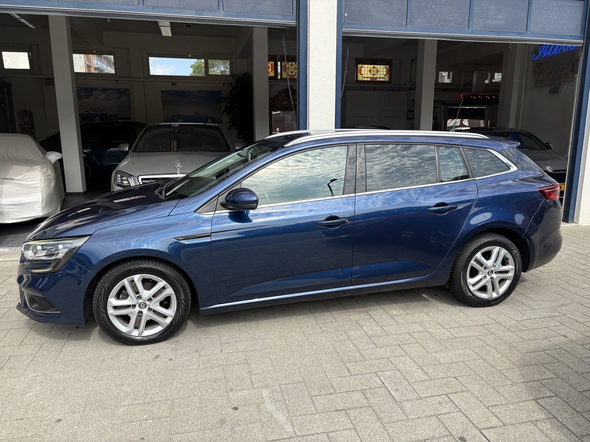 Renault Mégane Estate 1.2 TCe Zen NAVI/CLIMA/CRUISE/NL AUTO, 101 pk, Gebruikt, 4 cilinders, Blauw
