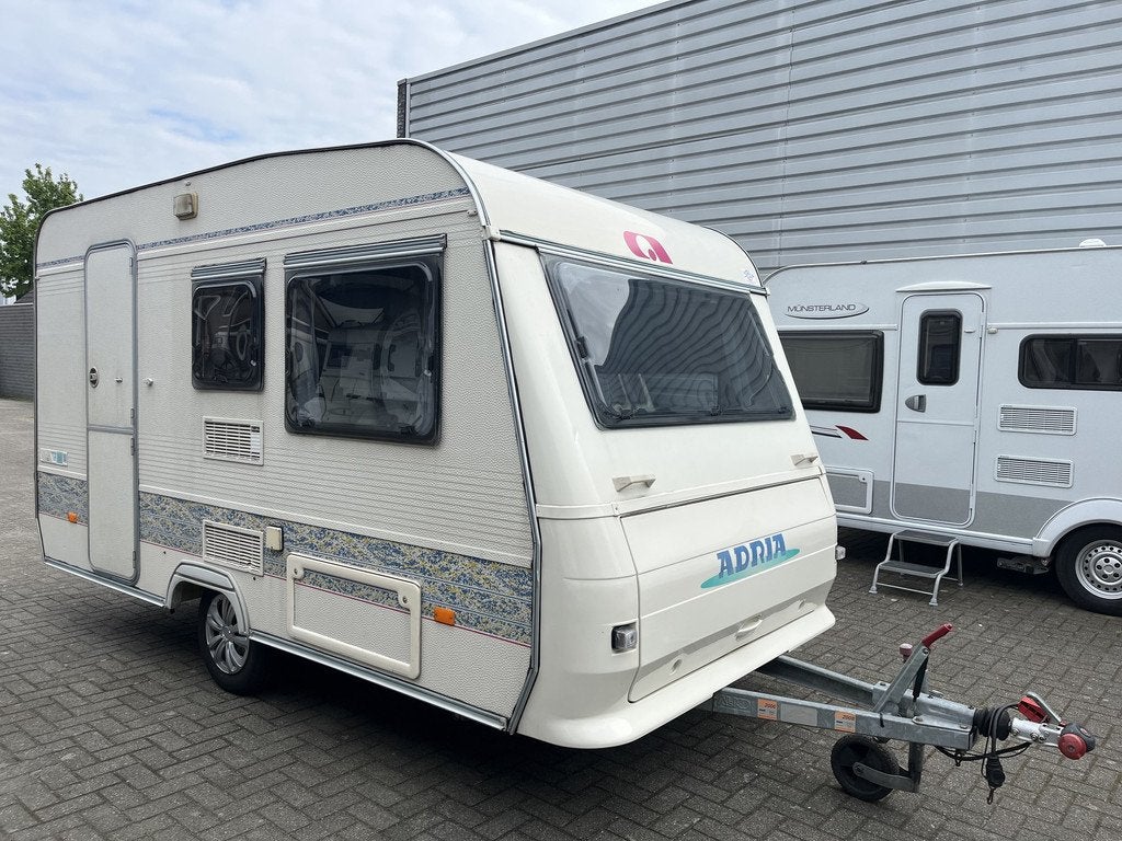 Adria 360 Unica stapelbed (bj 1996), Caravans en Kamperen, Caravans, Schokbreker, Bedrijf, Adria, Tot en met 4