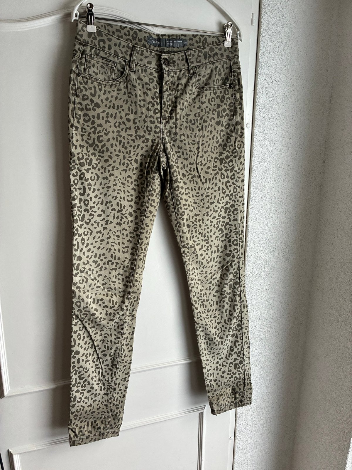 Geisha Jeans met Luipaardprint - Maat M/38, Ophalen of Verzenden, Zo goed als nieuw, Overige kleuren, W30 - W32 (confectie 38/40)