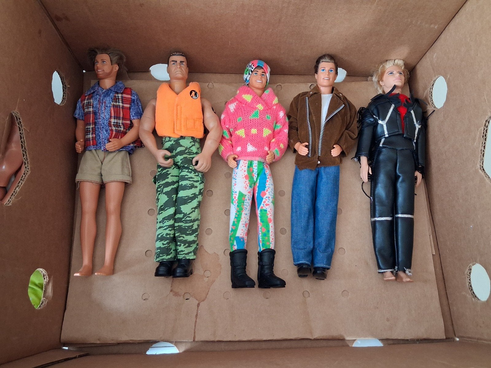 Grote doos vol Ken mannen, Ophalen, Zo goed als nieuw, Barbie