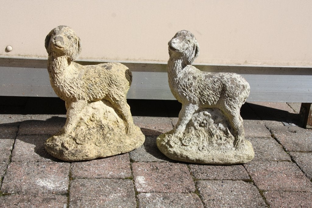 Tuinbeelden twee lammetjes, Ophalen, Gebruikt, Beton, Dierenbeeld