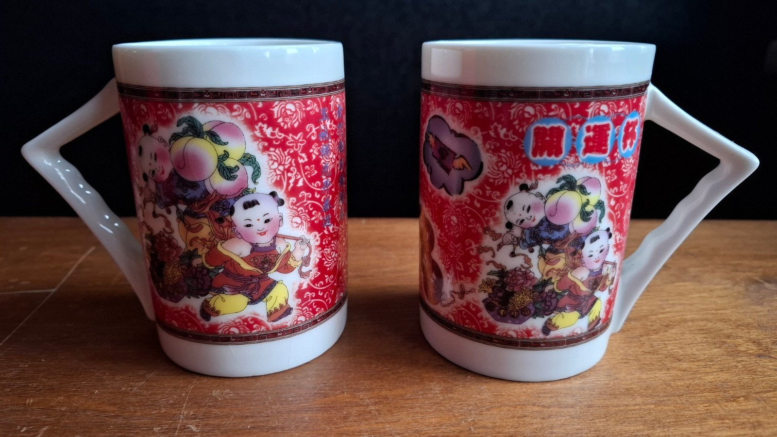 Chinese porseleinen mok met zotjes (2 beschikbaar), Keramiek, Nieuw, Ophalen of Verzenden, Overige stijlen