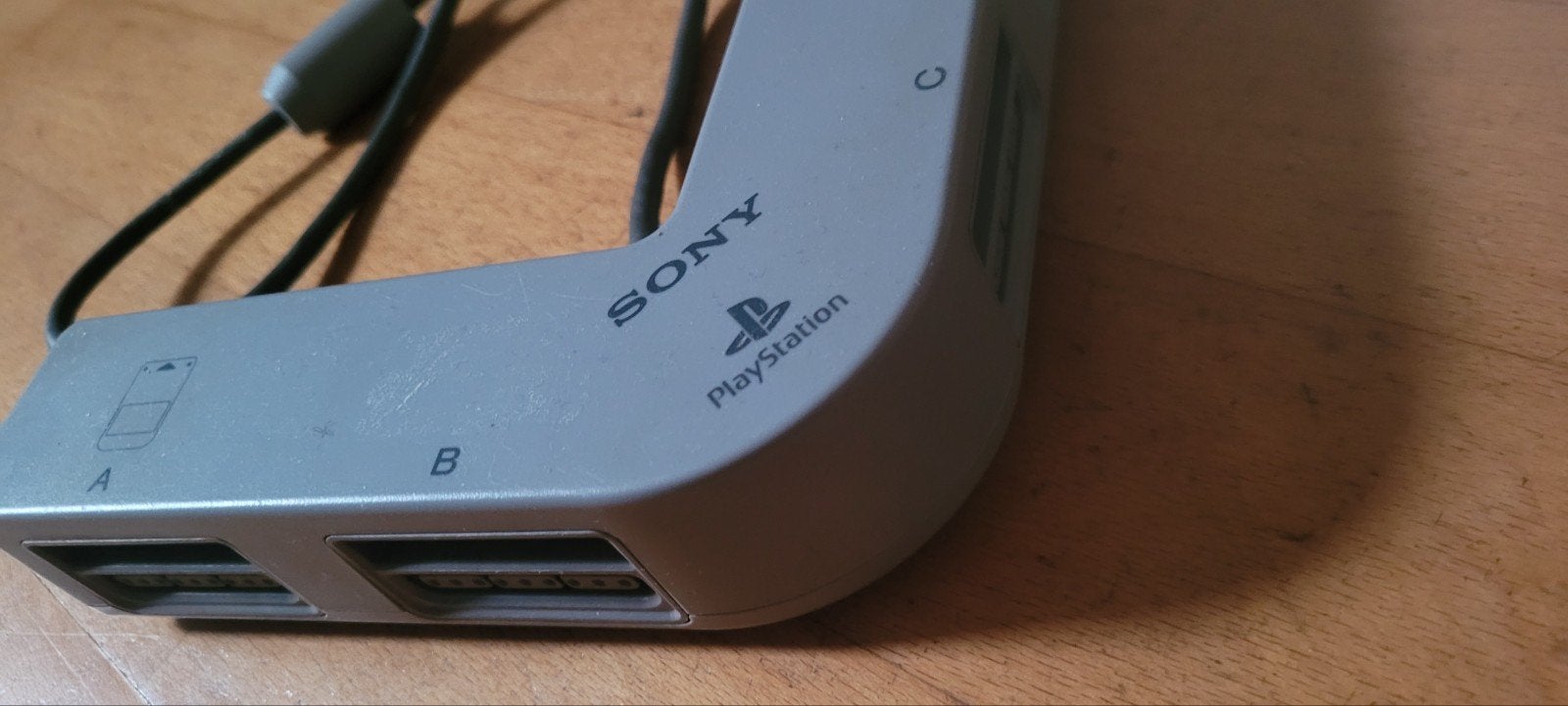 multitap ps1, Spelcomputers en Games, 1 speler, Ophalen of Verzenden, Zo goed als nieuw, Vanaf 3 jaar