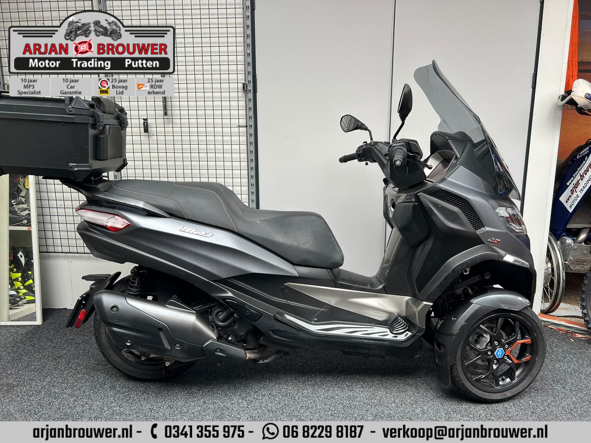 Piaggio Mp3 530 HPE Exclusive, Handvatverwarming, Piaggio Vespa B.V., Minervum 7272
4817 ZM  Breda, NL, Customer_service@piaggio.com