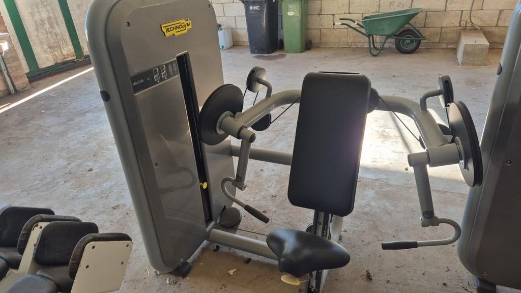 Technogym element - Biceps Curl, triceps ext. + grun add/abd, Sport en Fitness, Ophalen, Gebruikt, Krachtstation, Armen