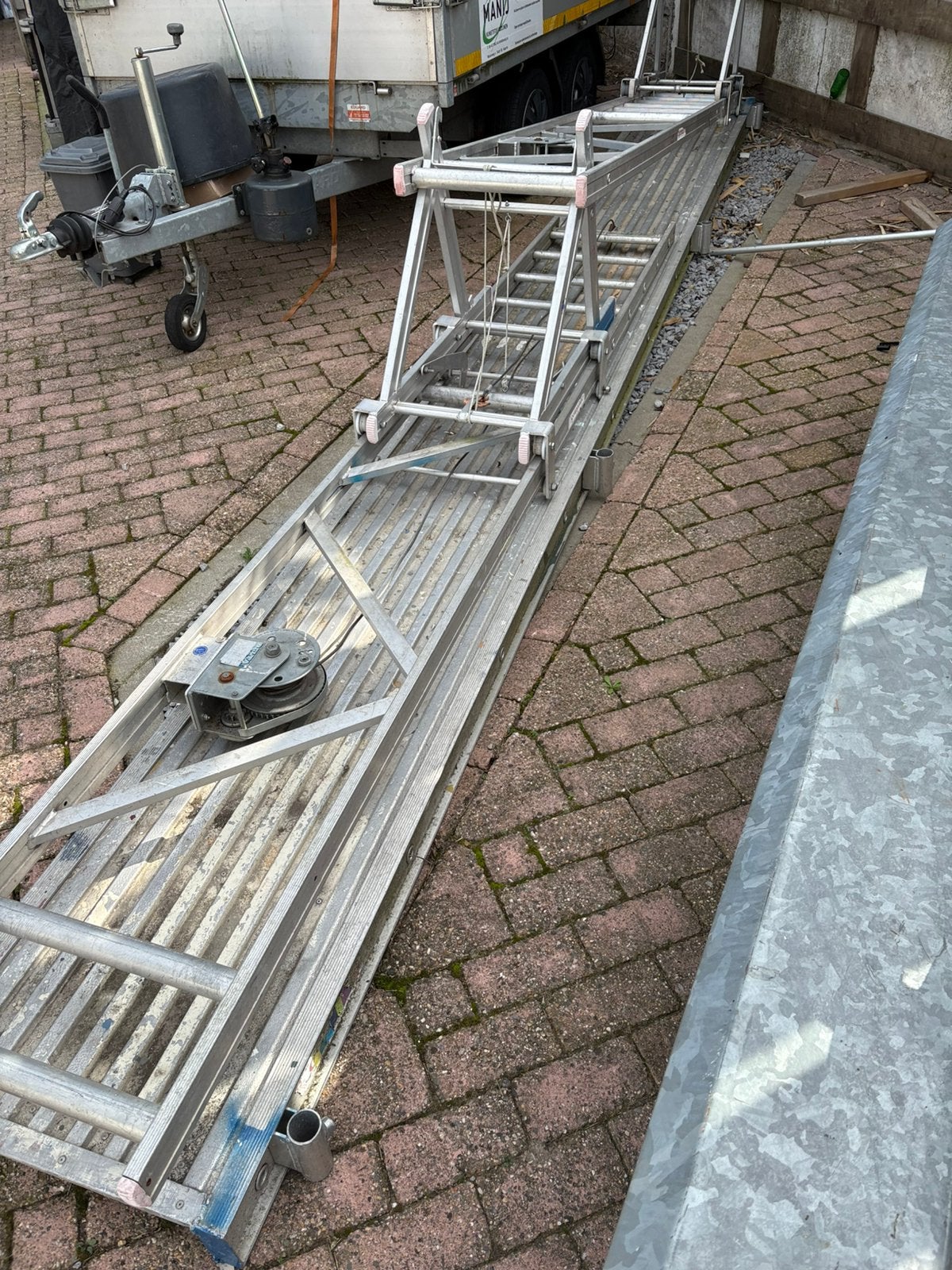 Aluminium gevel steiger, Doe-het-zelf en Verbouw, Ophalen, Zo goed als nieuw, Rolsteiger of Kamersteiger, 5 meter of hoger