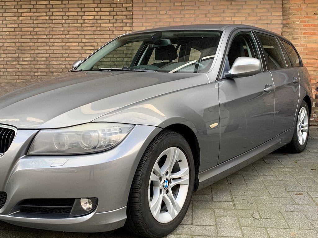 BMW 3-serie Touring 318i Business Line|Automaat|Navigatie|Cl, Auto's, BMW, Automaat, Zwart, Automatische klimaatregeling, 1435 kg