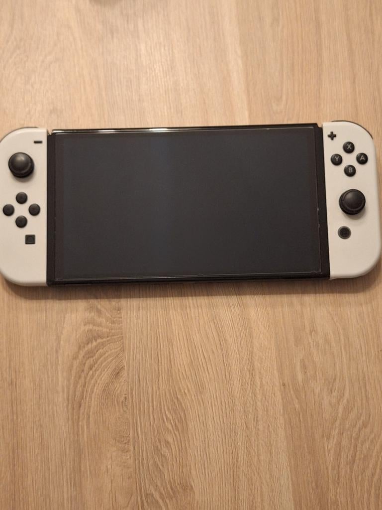 Nintendo switch oled + accessoires, Spelcomputers en Games, Games | Nintendo Switch, Ophalen, Nieuw, Eén computer, Simulatie