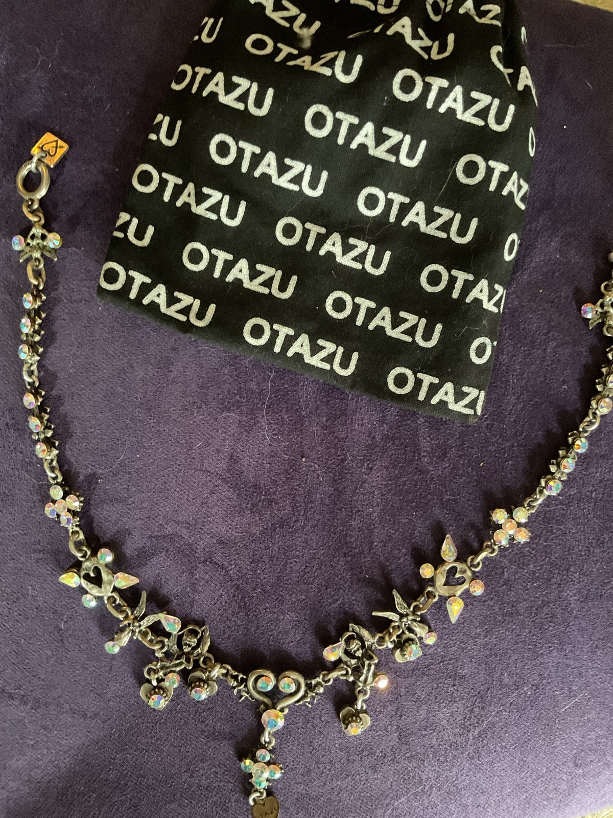 Otazu ketting met kristallen en hartjes, Sieraden, Tassen en Uiterlijk, Kettingen, Met kristal, Overige materialen, Ophalen of Verzenden