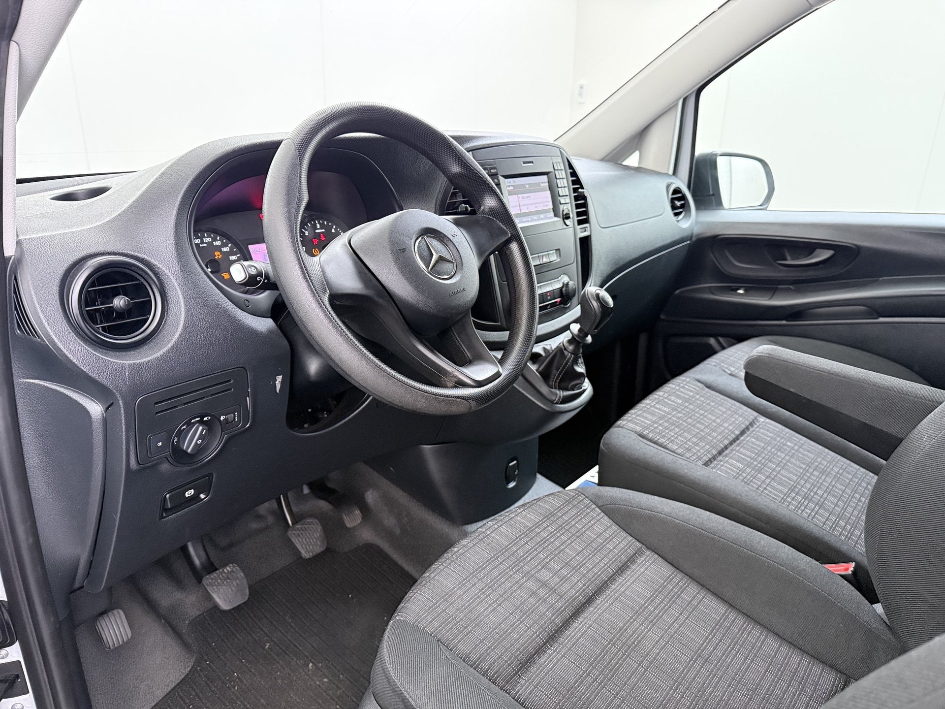 Mercedes-Benz Vito 110CDI Extra Lang 3-Persoons Camera Oprij, Auto's, Voorwielaandrijving, Gebruikt, 4 cilinders, Wit