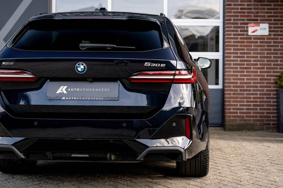 BMW 5 Serie 530 530e xDrive Touring M Sport | Bowers & Wilki, Automaat, 1998 cc, Gebruikt, 4 cilinders