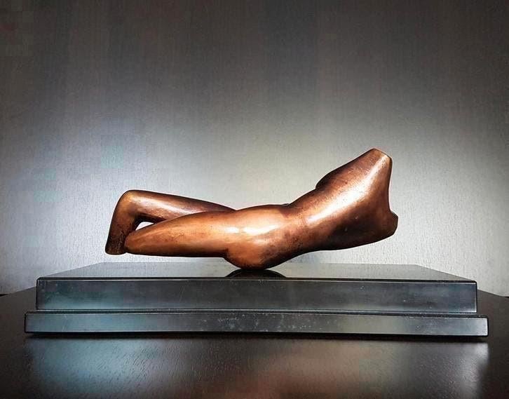 Brons beeld naakte vrouwelijke torso in modellerende pose, Antiek en Kunst, Antiek | Koper en Brons, Ophalen of Verzenden, Brons