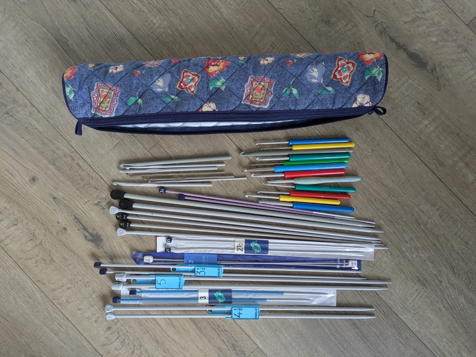 Grote set haak- en breinaalden met etui, Ophalen of Verzenden, Breien