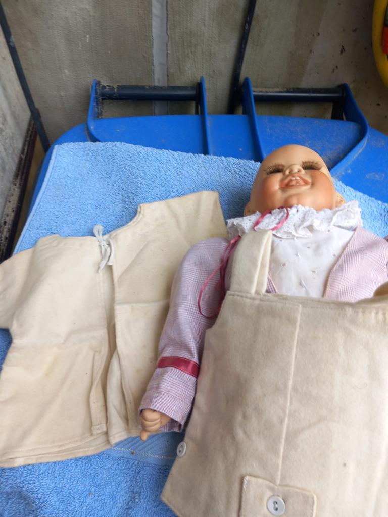 Oude keramische babypop - Fayzah Spanos reproductie 1991, Ophalen of Verzenden, Gebruikt, Babypop