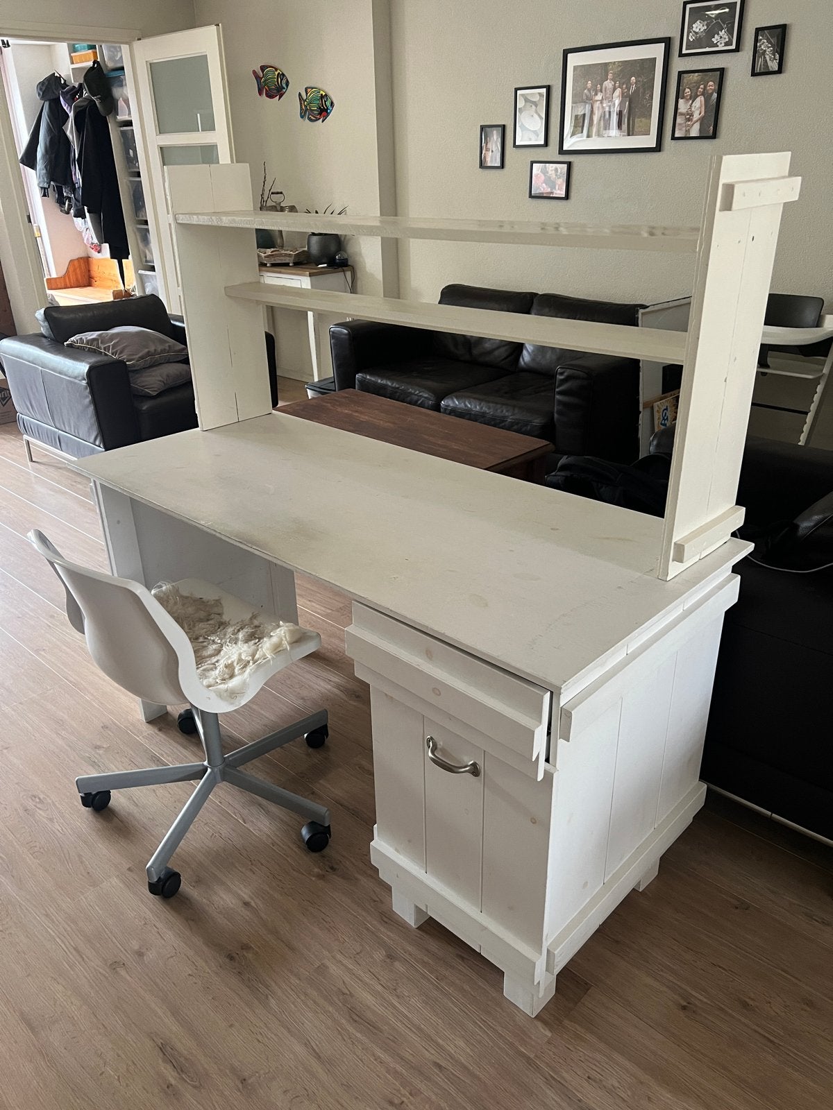 Wit houten bureau met opbergruimte en opzetstuk, Huis en Inrichting, Bureaus, Ophalen, Overige typen, Gebruikt, Overige merken