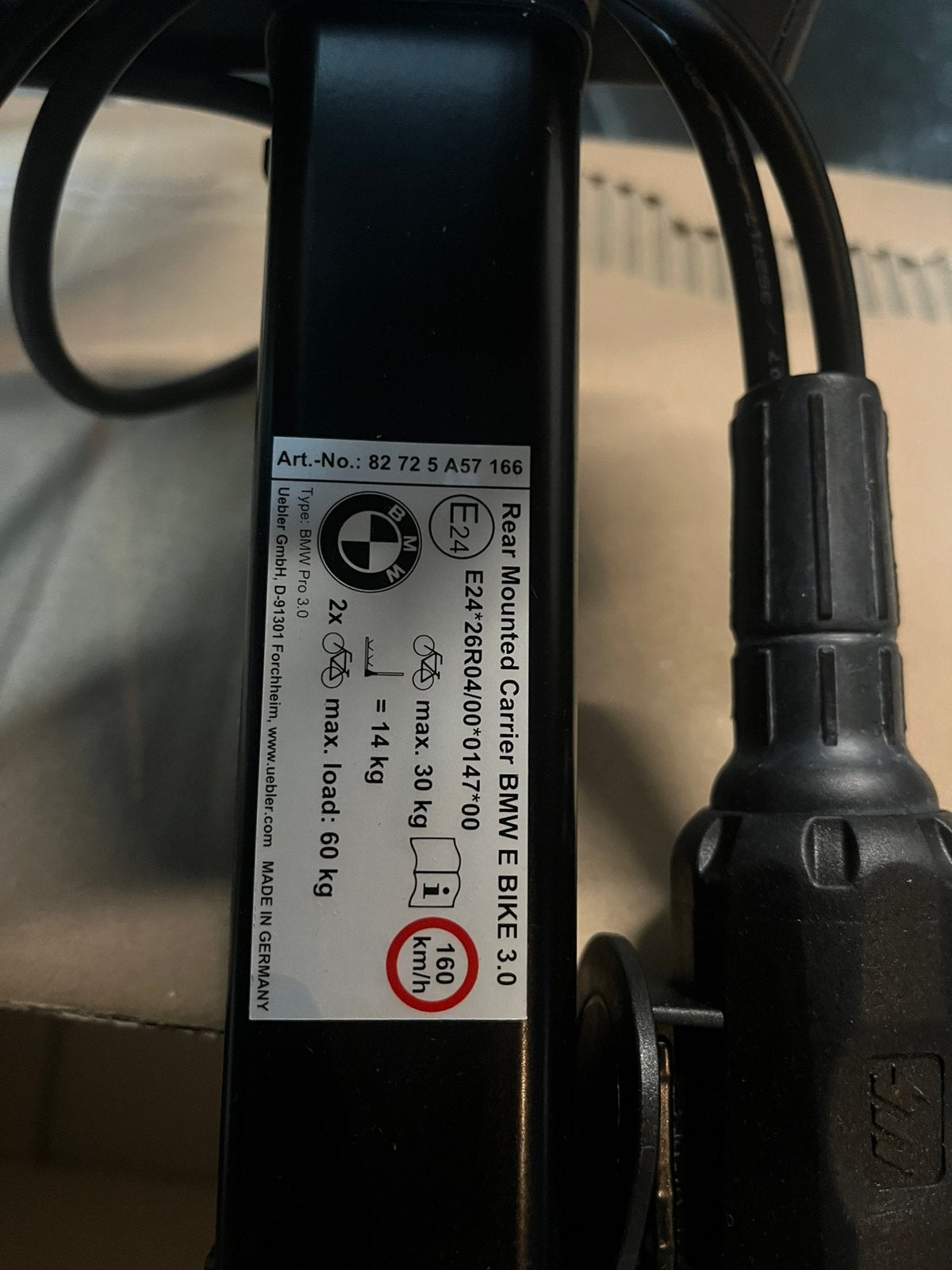 Uebler BMW Fietsendrager Compact Kantelbaar Afsluitbaar 3.0, Ophalen, Nieuw, 2 fietsen, Trekhaakdrager