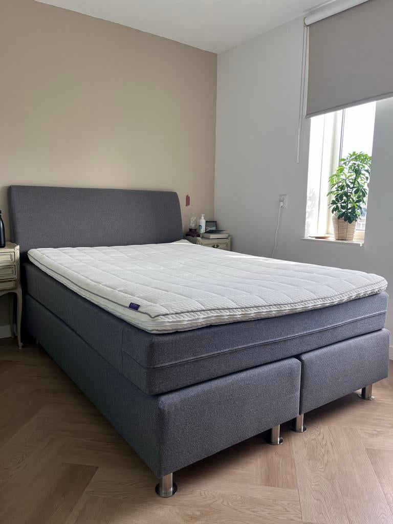 Boxspring Totaalbed 140cm met 300 pocketveren, Ophalen, 140 cm, Zo goed als nieuw, Twijfelaar