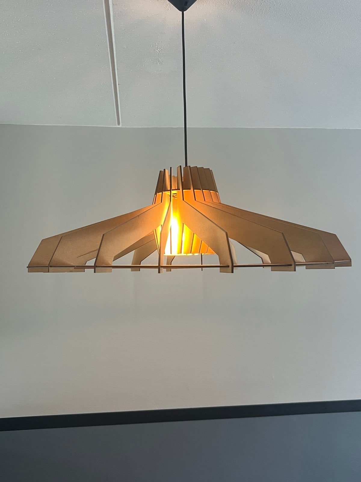 Tjalle en Jasper Hanglamp en Vloerlamp - Zo goed als nieuw, Ophalen, Zo goed als nieuw, Hout, 75 cm of meer