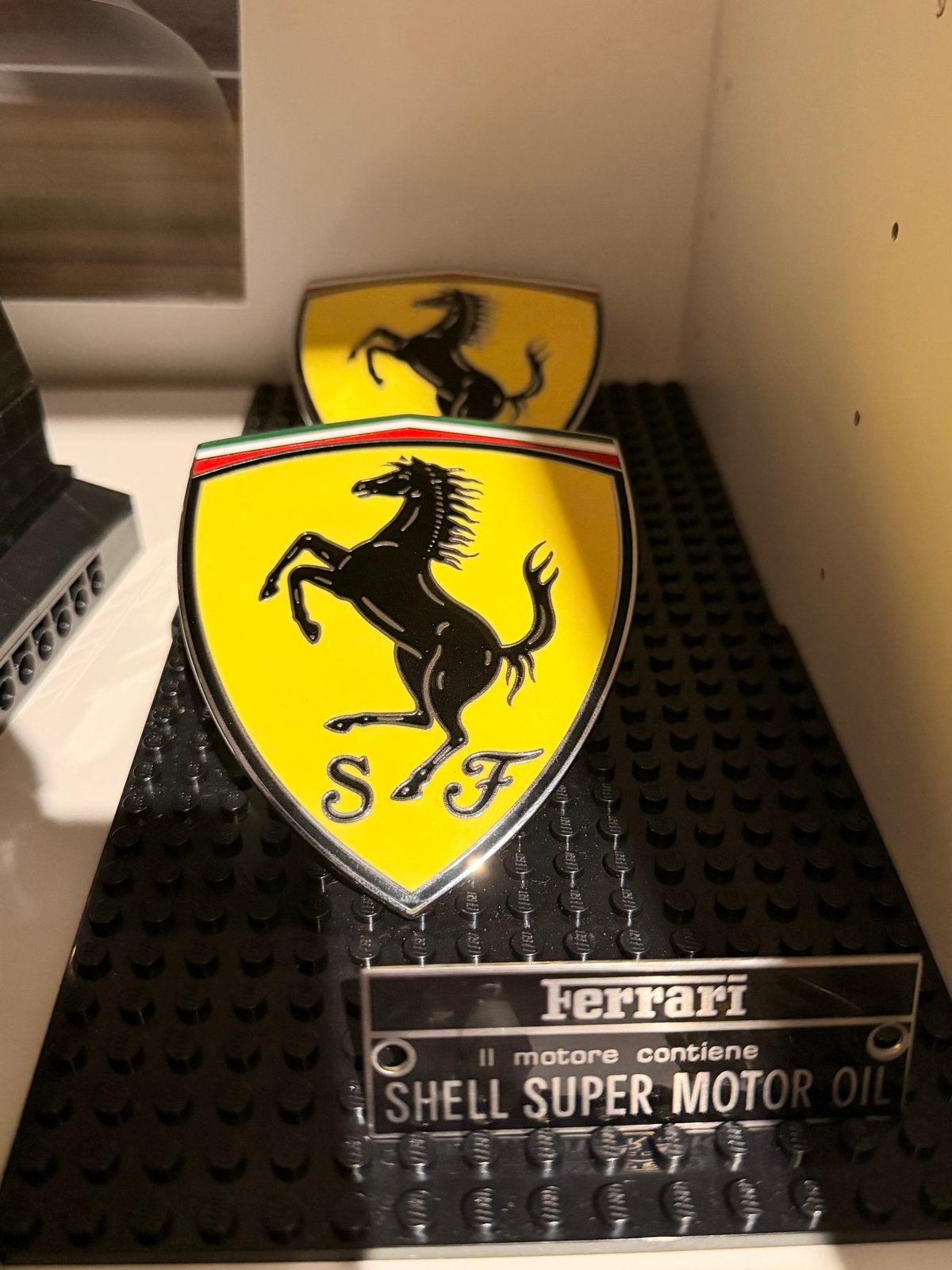 Ferrari emblemen - met Shell Super Motor plaatje, Verzamelen, Ophalen of Verzenden, Nieuw, Auto's