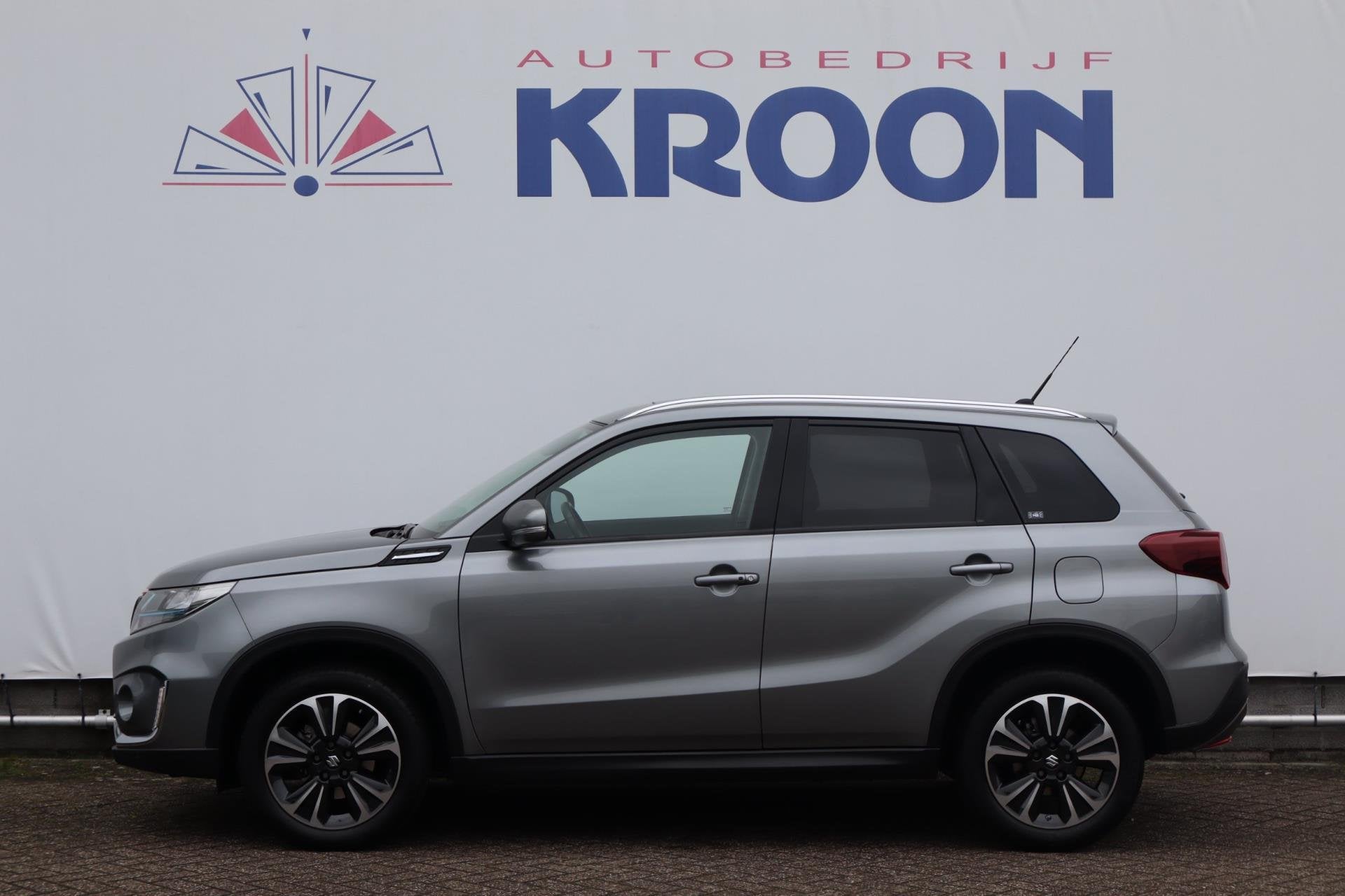 Suzuki Vitara 1.4 Boosterjet Style Smart Hybrid|Panno|Carpla, Auto's, Dealer onderhouden, Gebruikt, Zwart, 4 cilinders