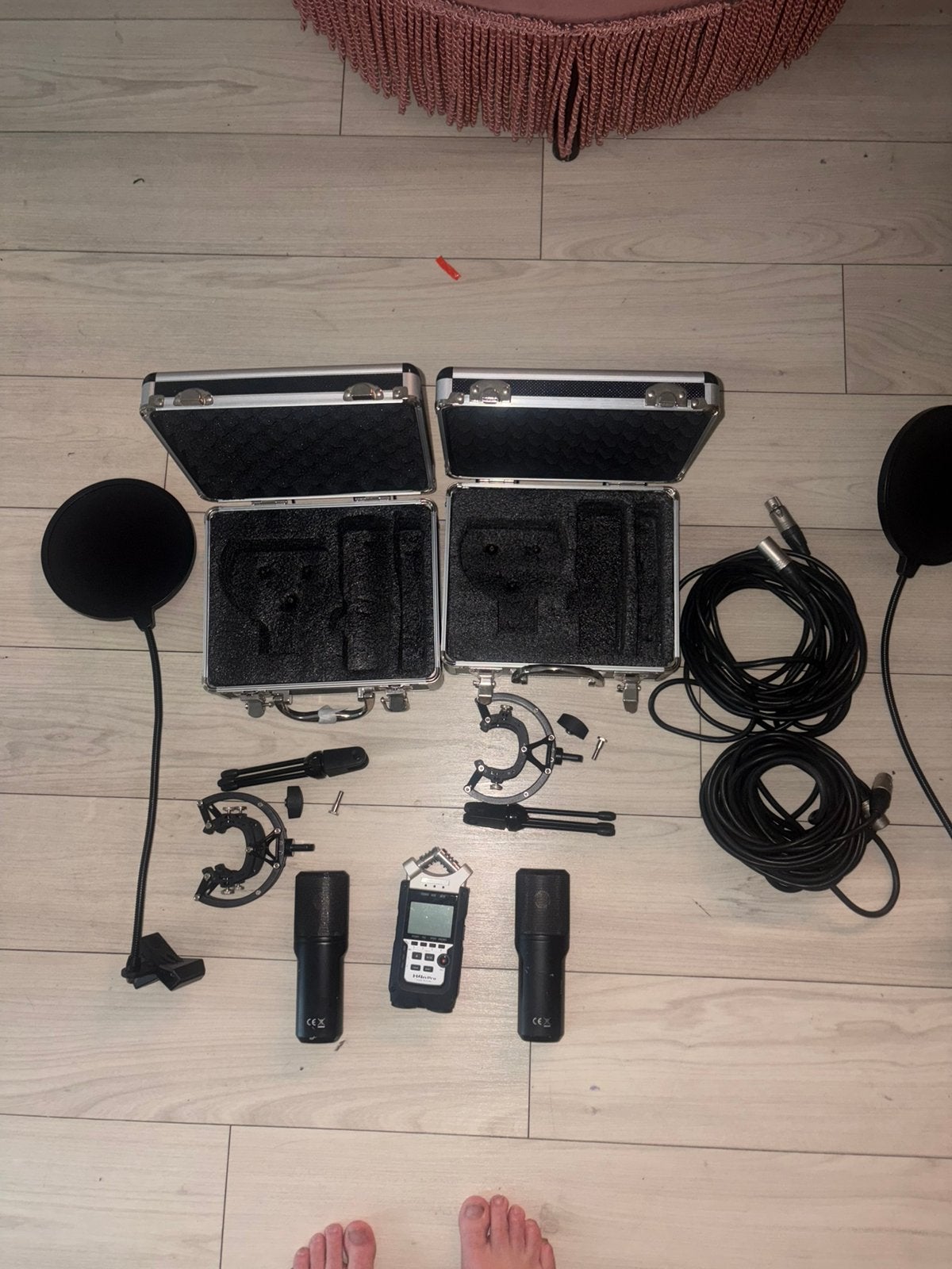 Complete podcastset : Zoom H4n Pro + 2x Devine M-Mic Pro XLR, Ophalen of Verzenden, Gebruikt, Studiomicrofoon