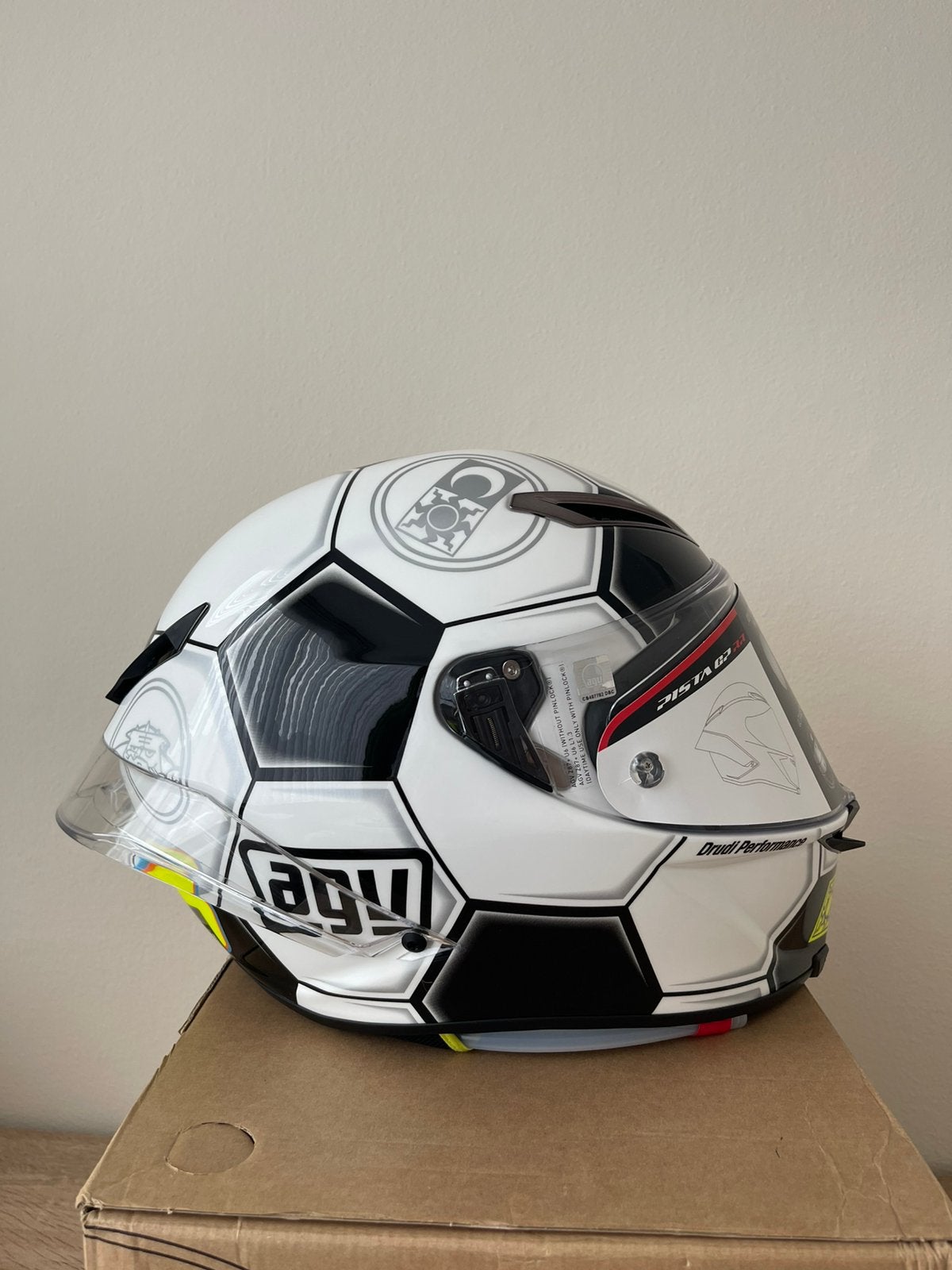 NEW!!! AGV Pista GP RR Valentino Rossi Catalunya 2008 Limite, Nieuw met kaartje, M, Ophalen of Verzenden, Integraalhelm