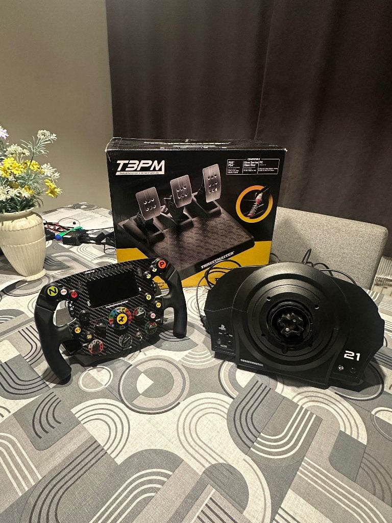 Thrustmaster T300 Ferrari SF stuurset + extra’s, Vanaf 18 jaar, Virtual Reality, Ophalen of Verzenden, Zo goed als nieuw