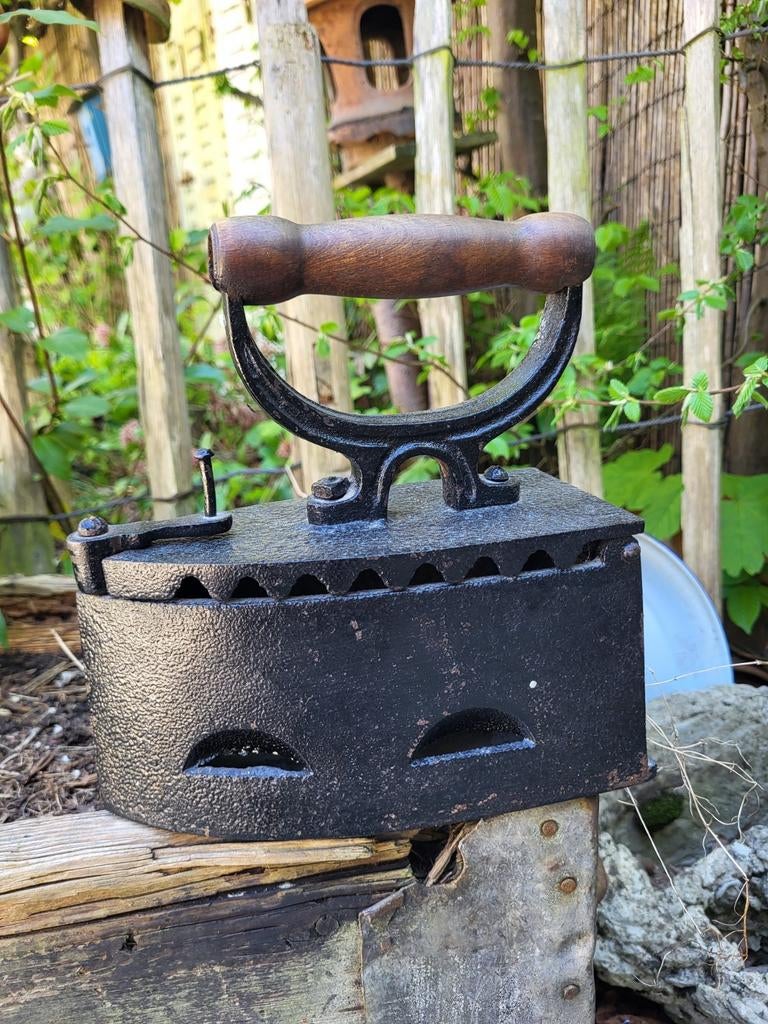oud brocante gietijzeren strijkijzer, Ophalen of Verzenden