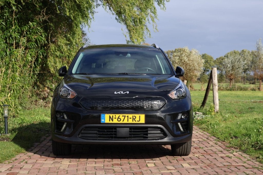 Kia Niro Elektrisch SOH 95% 64Kwh 204pk 2021 Zwart, Dealer onderhouden, 1712 kg, Leder en Stof, Zwart