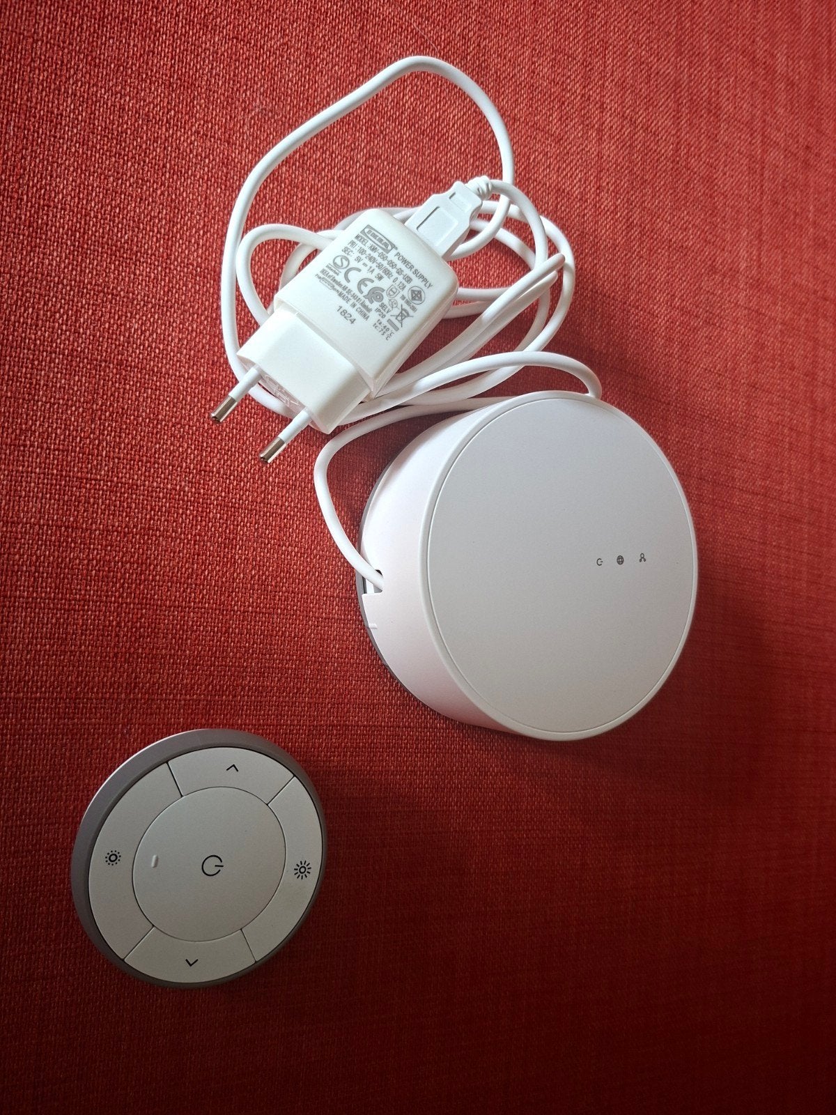 Ikea Tradfri Bridge en Dimmer - Smart Home Verlichting, Wit, Kunststof, Zo goed als nieuw, Met afstandsbediening