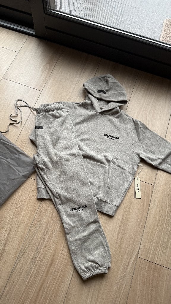 Essentials Fear of God Trainingspak - Grijs - Maat M - Nieuw, Kleding | Heren, Nieuw, Grijs, Essentials Fear of God, Verzenden