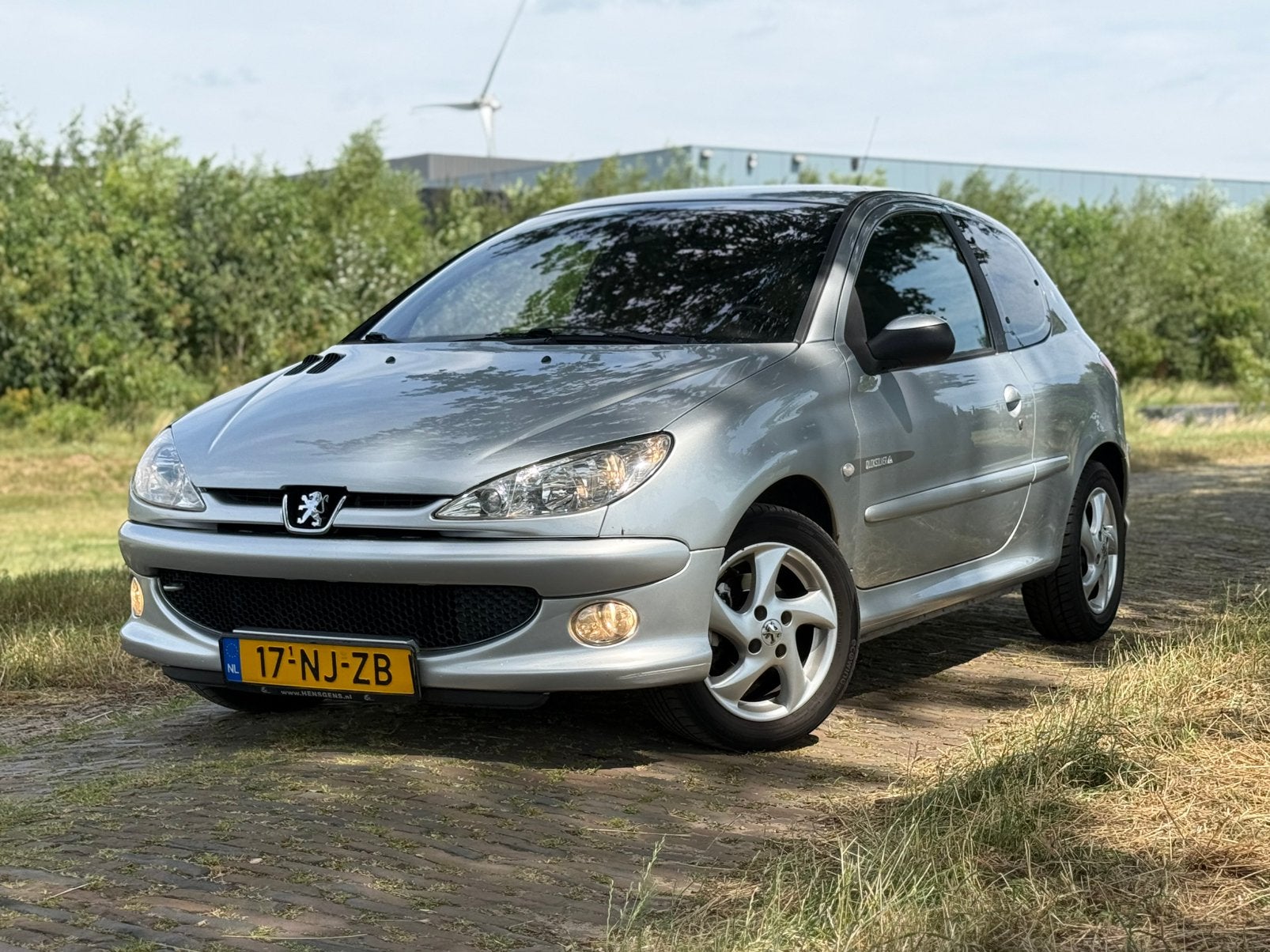 Peugeot 206 1.6 Quicksilver | IJSKOUDE AIRCO! | INRUILKOOPJE, Auto's, 15 km/l, 40 €/maand, Zwart, Leder en Stof