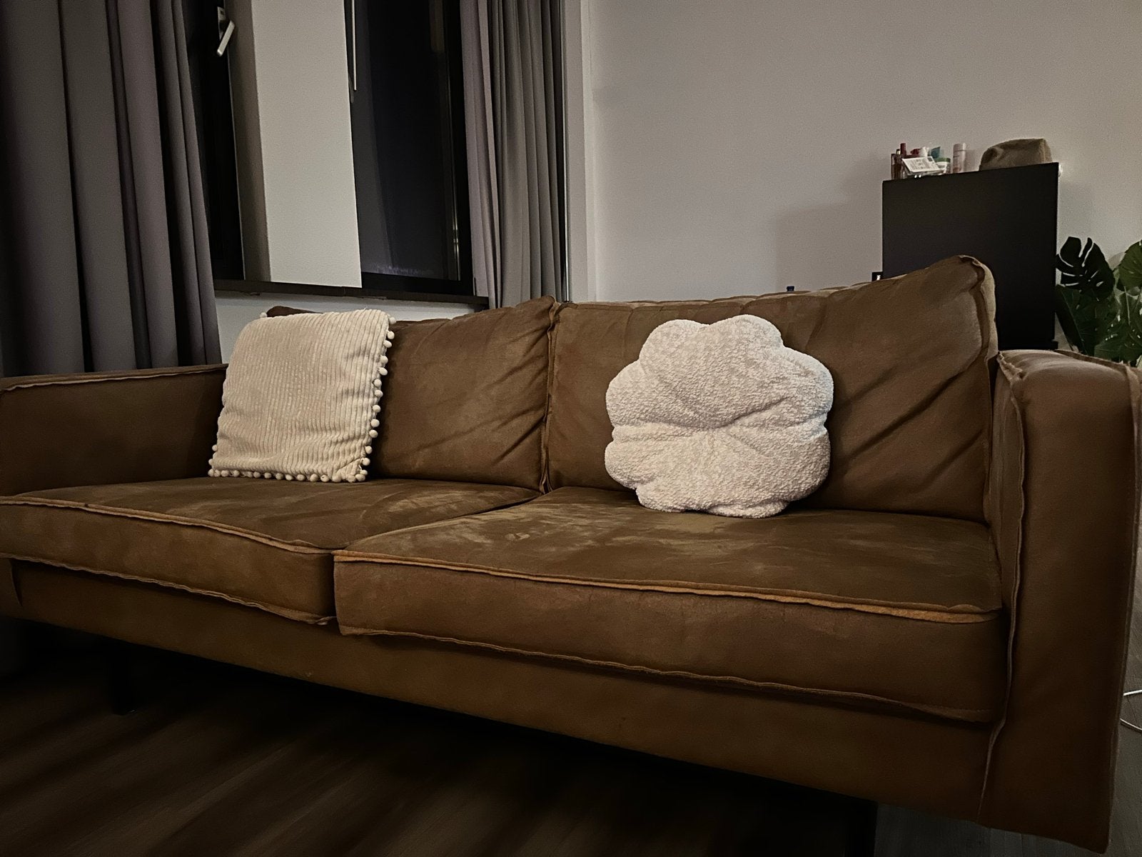 Comfortabele bruine driepersoonsbank, Huis en Inrichting, Ophalen, Gebruikt, Driepersoons, 75 tot 100 cm