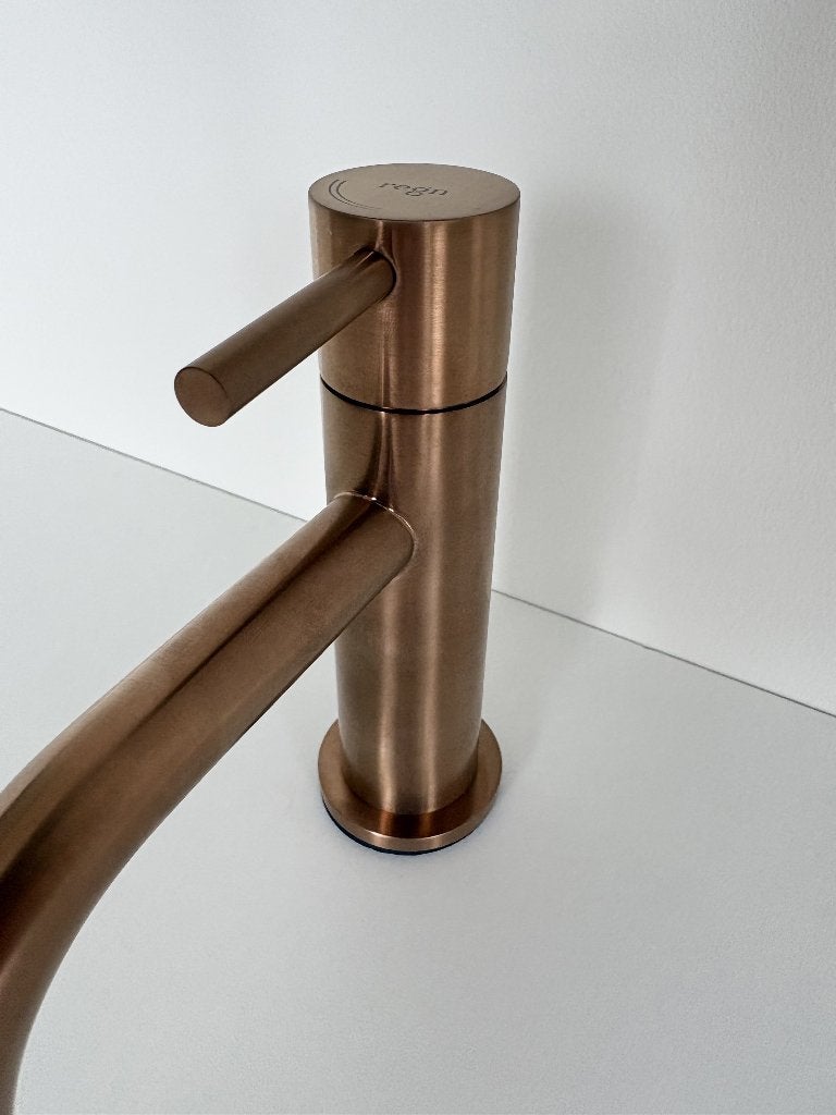 Nieuwe luxe wastafelkraan laag | Geborsteld rosé goud |Nieuw, Info@regn.nl, Vreebergen 5, 9403 ET Assen, Regn, Nieuw