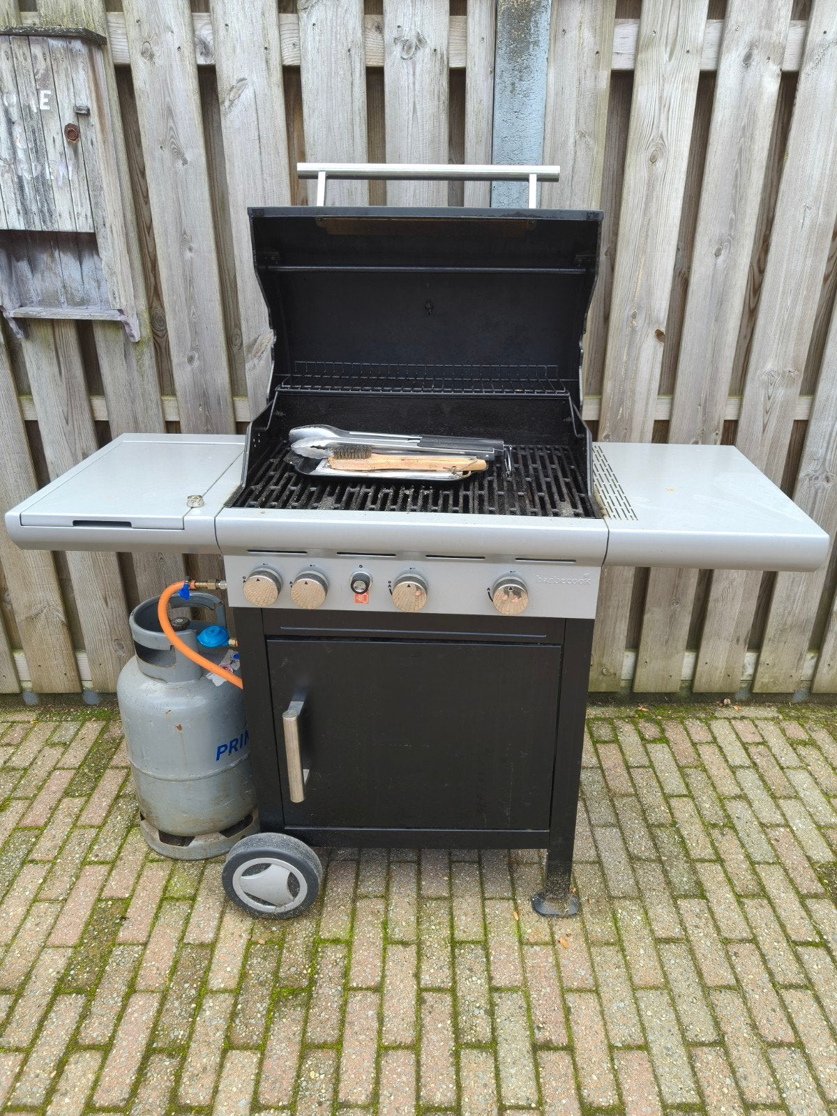 Barbecook gasbarbecue met zijbrander en beschermhoes, Ophalen, Gebruikt, Barbecook