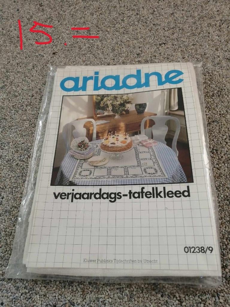 Ariadne borduur pakket verjaardag tafelkleed, Hobby en Vrije tijd, Ophalen, Nieuw, Handborduren, Borduurpakket