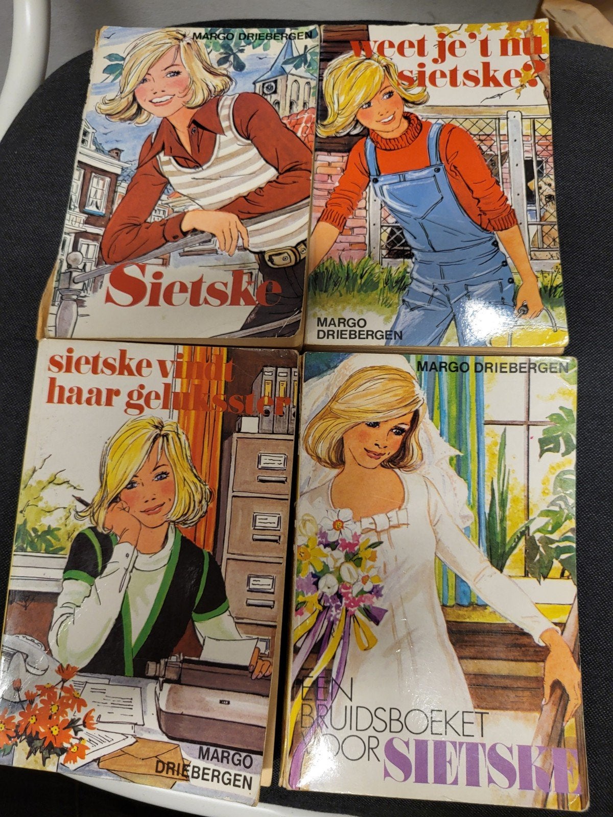 4 x Sietske  - Margo Driebergen  - Kluitman Jeugdserie, Boeken, Kinderboeken | Jeugd | 13 jaar en ouder, Gelezen, Ophalen of Verzenden